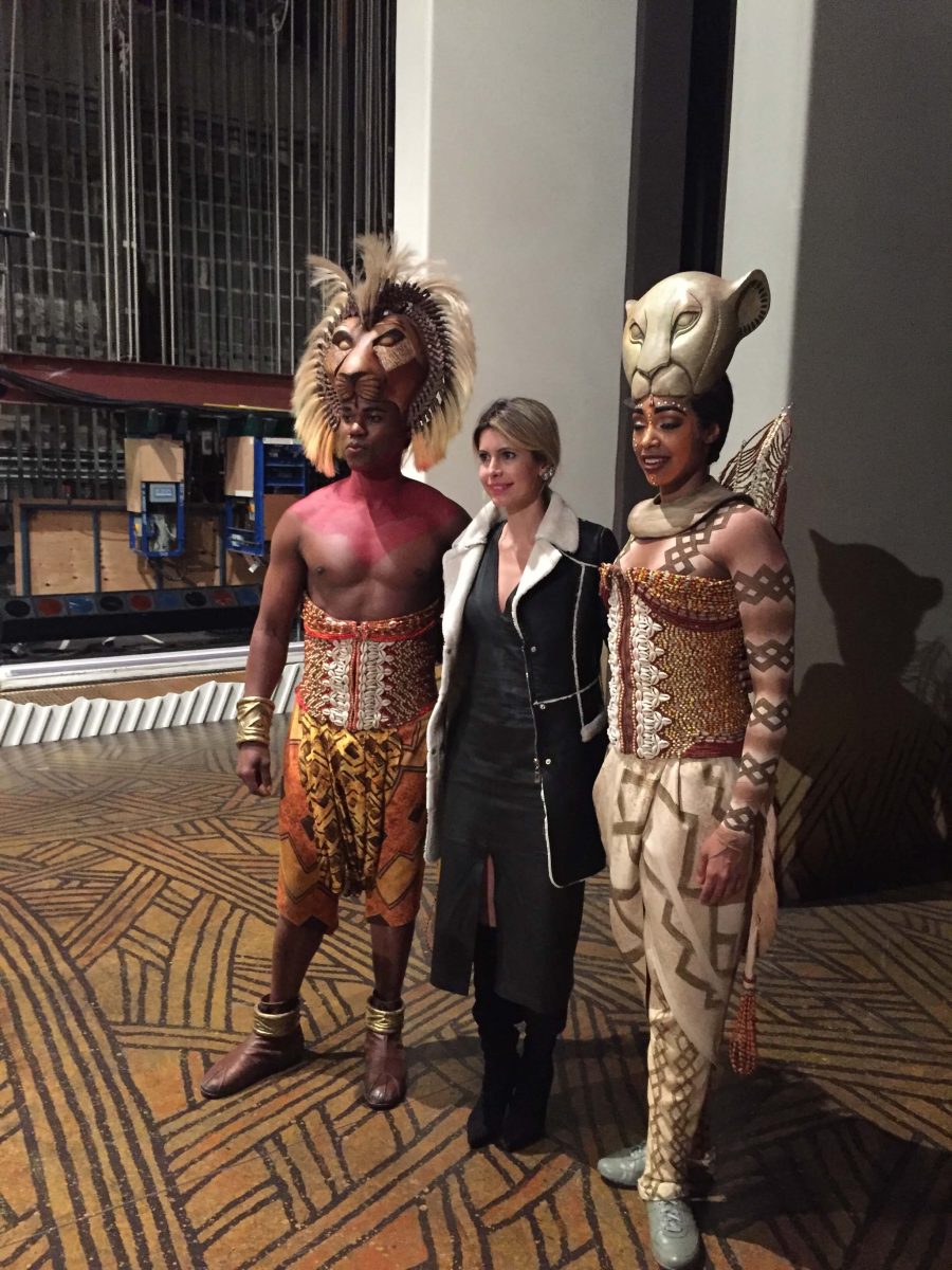 Our Experts Recaps Lion King Backstage Meet and Greet FHits Brazilian Bloggers Carolina Tognon