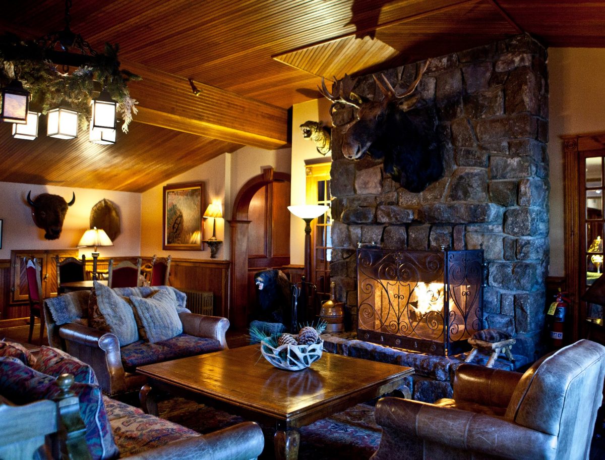 Hotels-Mirror-Lake-Inn-Lake-Placid-Fireplace