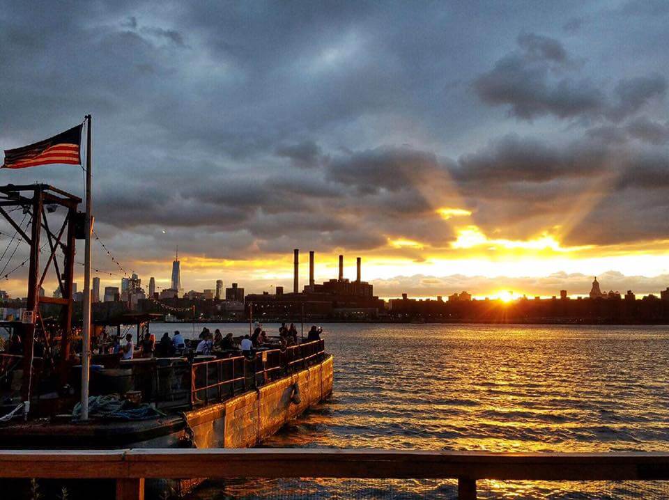 Nightlife Bars The Brooklyn Barge Sunset Manhattan