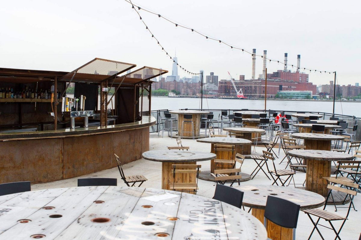 Nightlife Bars The Brooklyn Barge Table Area