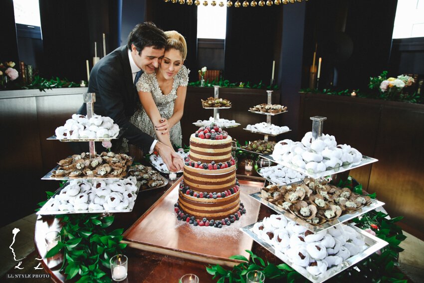Shop-Weddings-Paula-Merlo-Rooftop-of-The- NoMad-Hotel-Cutting-Cake