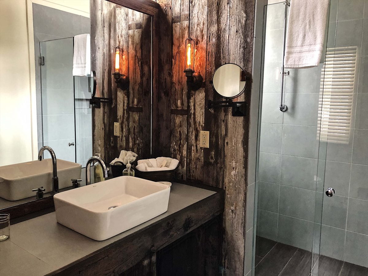 Day-Trips-and-Travels-Cedar-Lakes-Estate-Cottage-Bathroom