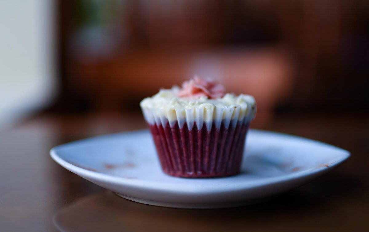 Dining-Seasoned-Vegan-Harlem-Red-Velvet-Cupcake