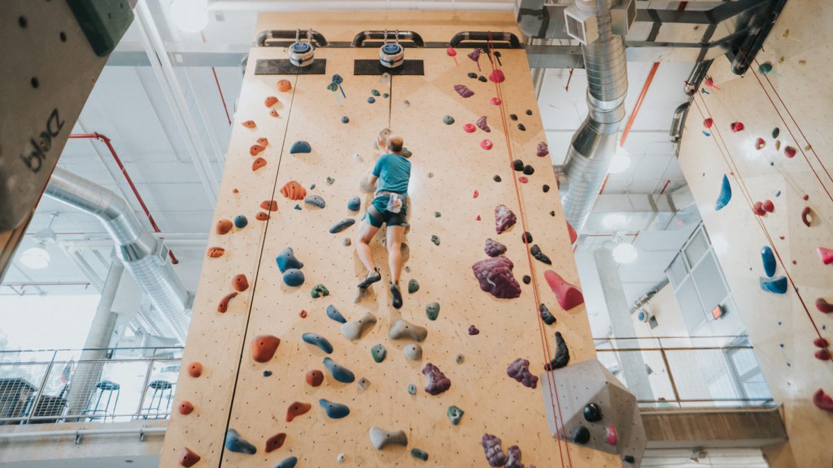 Fitness-Health-Brooklyn-Boulders-Student-Climbing