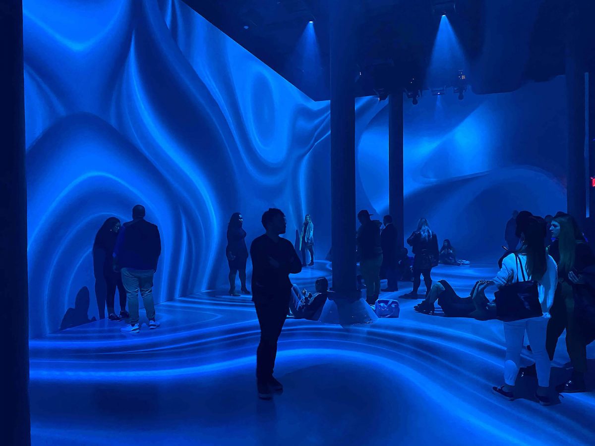 Culture-Submerge-Immersive-Installation-Artechouse-Pantone-Blue